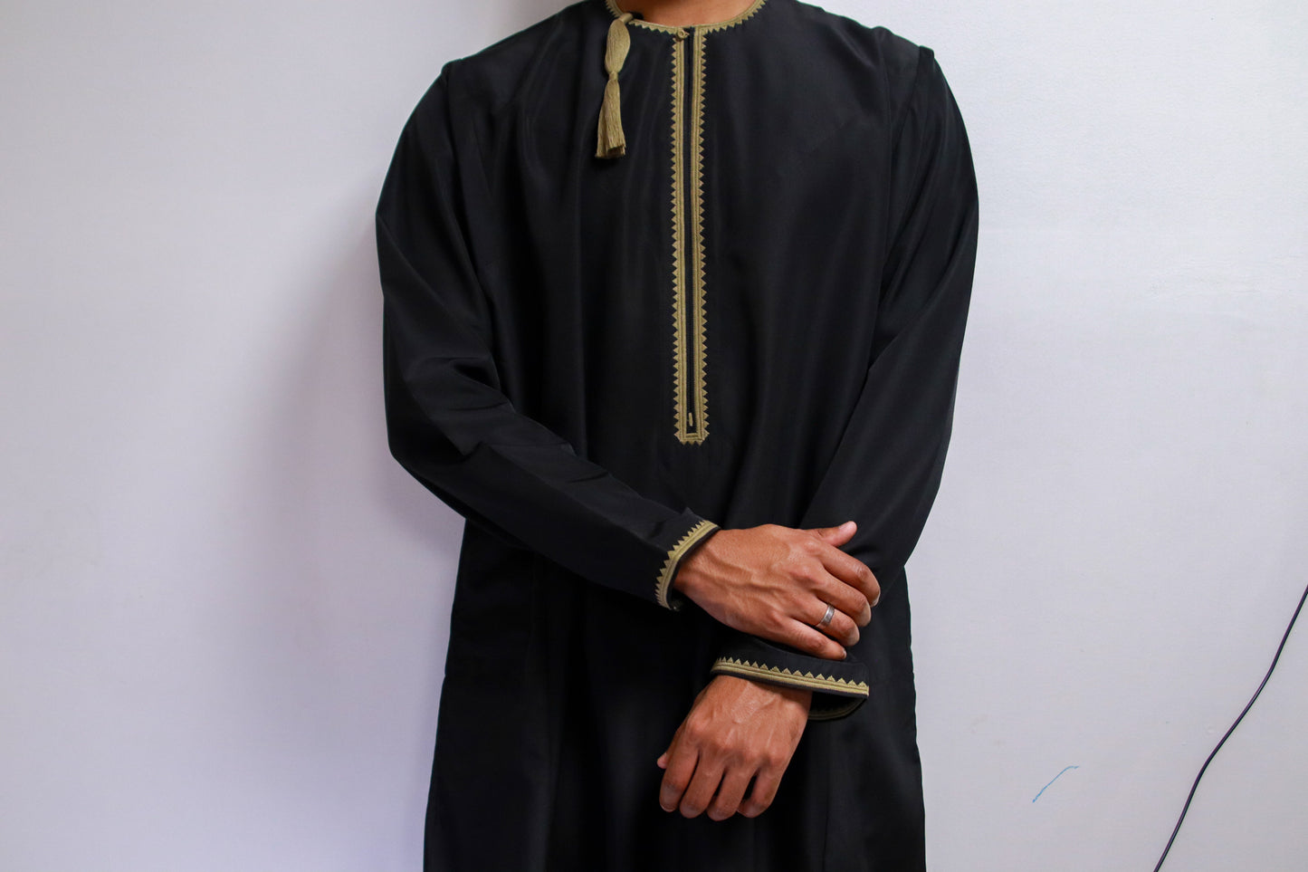 Twilight Black Omani Thobe